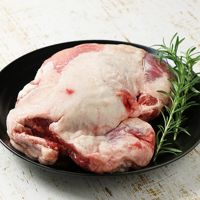 ラムショルダー 骨なし ブロック 1kg (仔羊肩肉のかたまり)