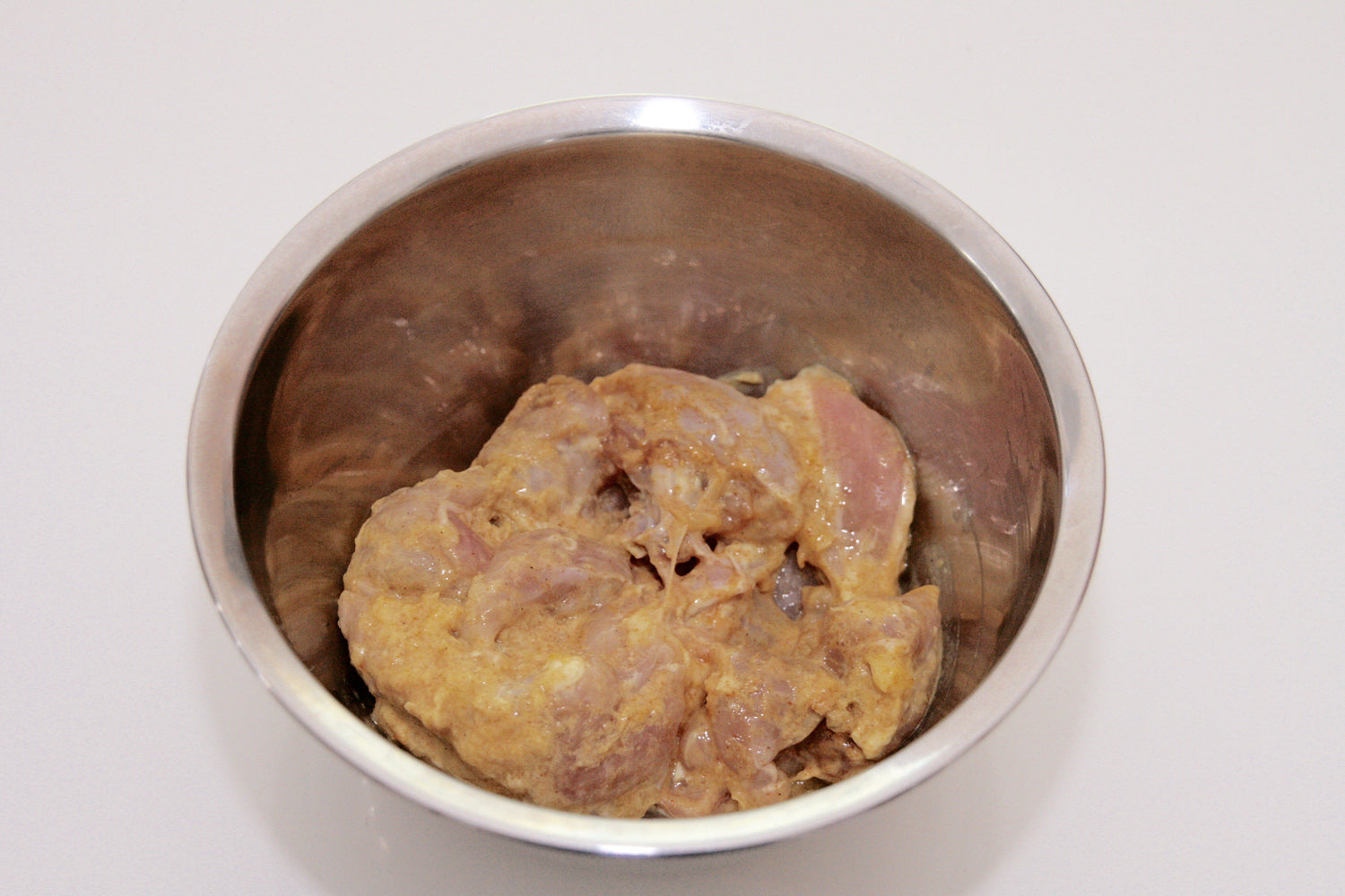 チキンに下味をつける
